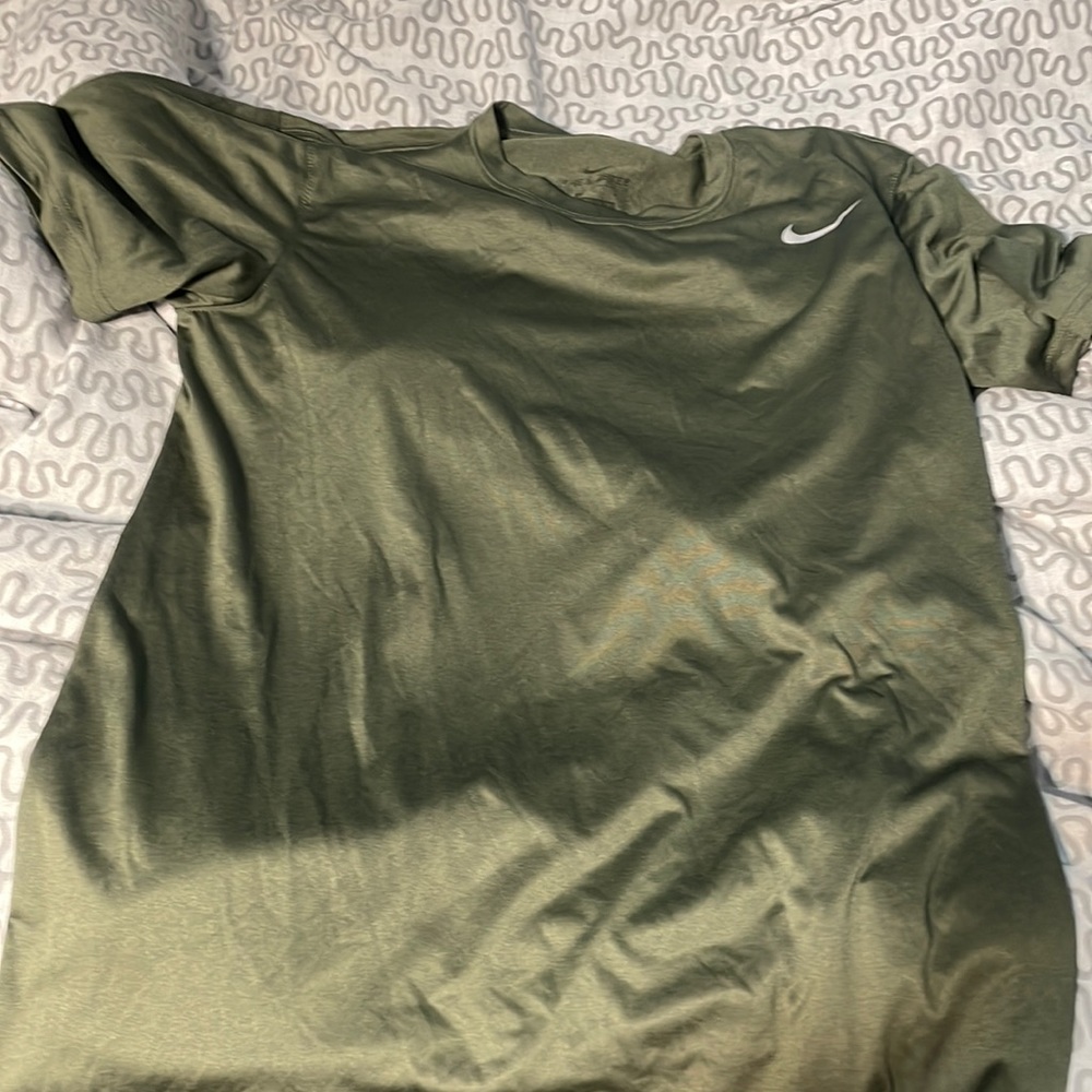 Nike Dri-Fit Legend Mens Training TShirt Size M. Worn once